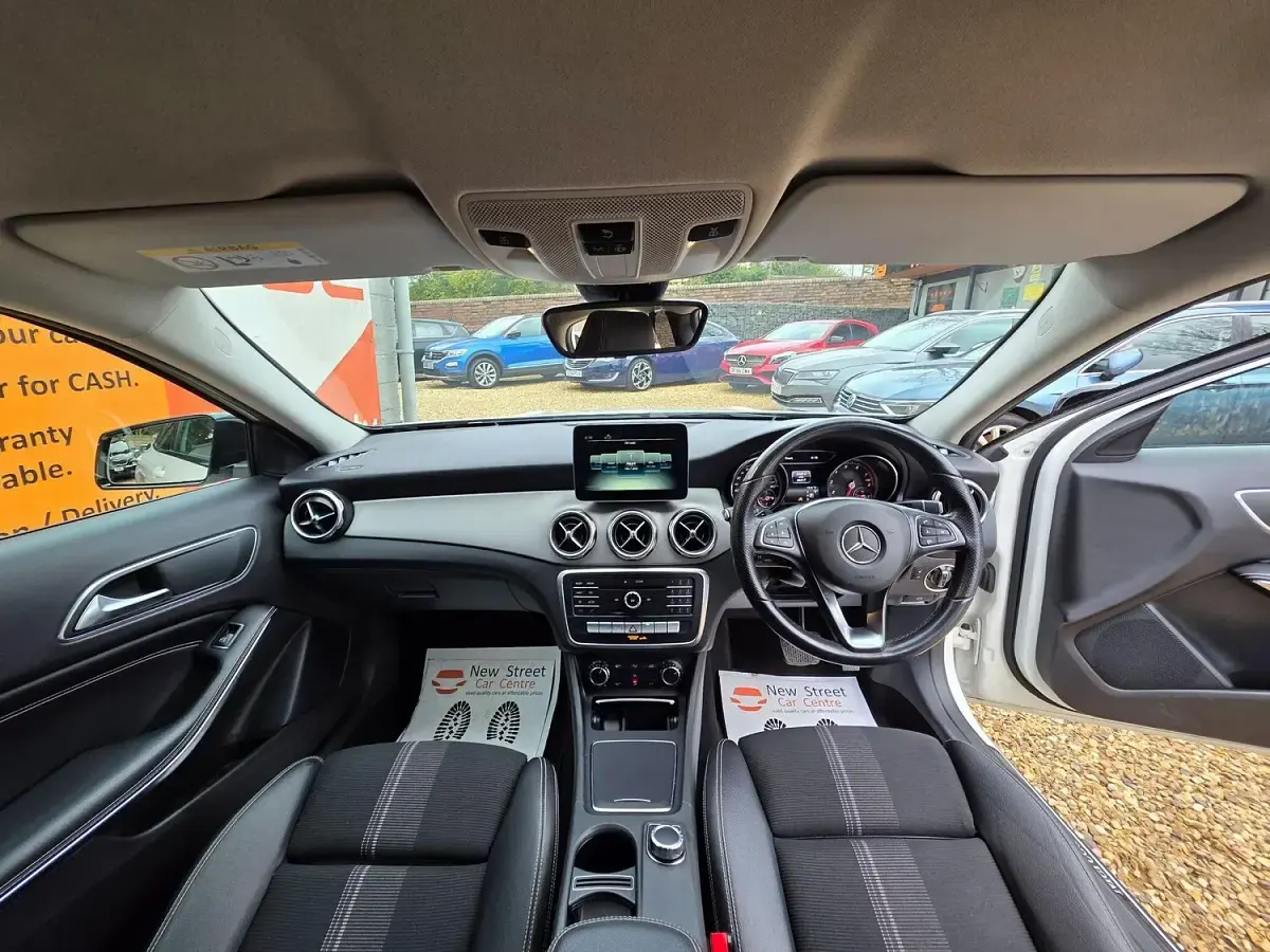 Used Mercedes GLA180 Urban 122 HP (89 kW) 2019 White SUV