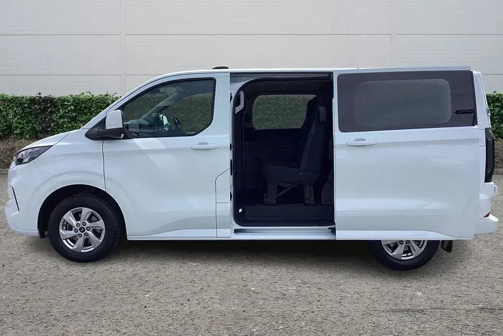 Used Ford Transit Custom Limited 136 HP (100 kW) 2025 White Van