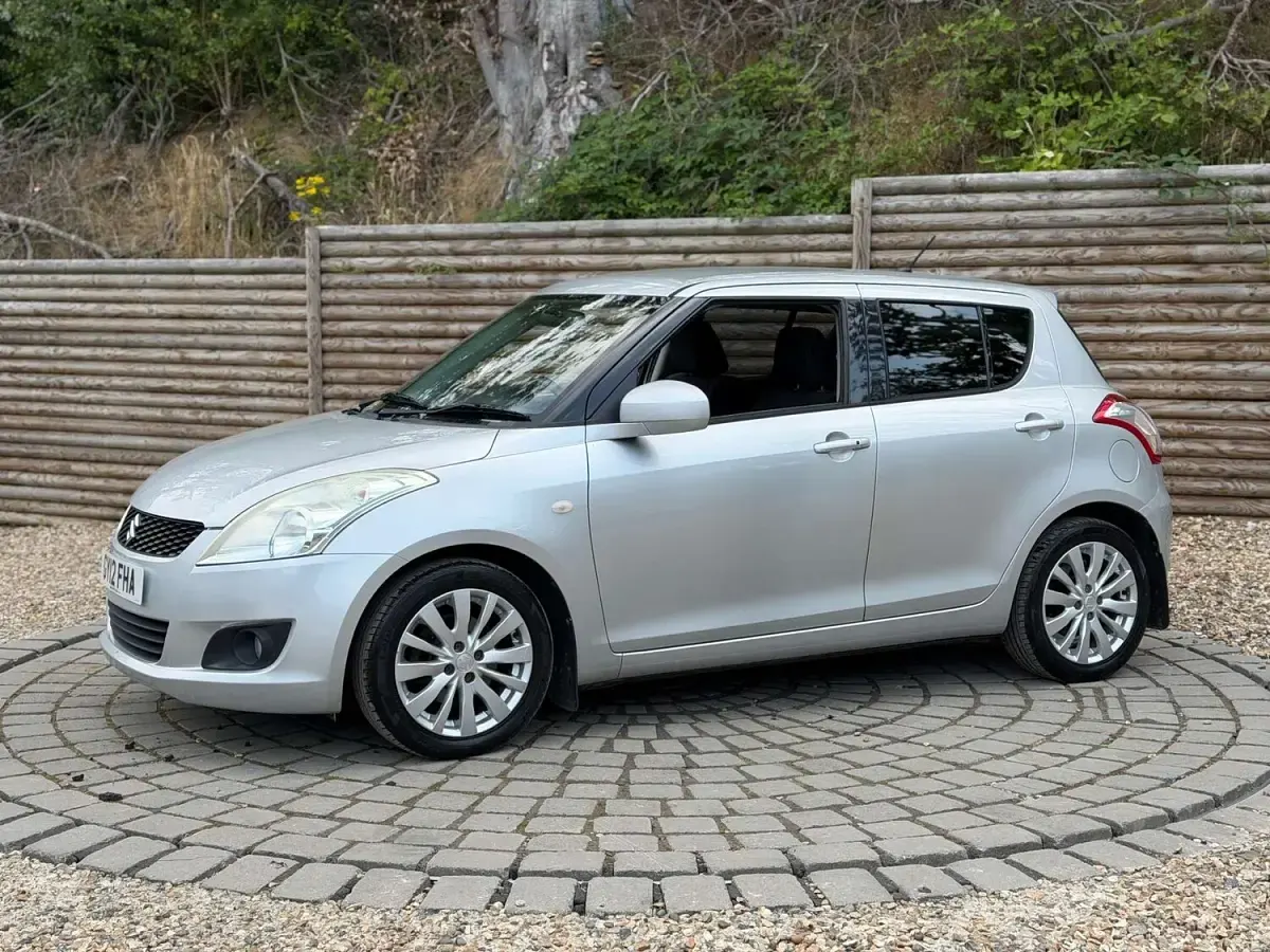Used Suzuki Swift SZ4 94 HP (69 kW) 2012 Silver Hatchback