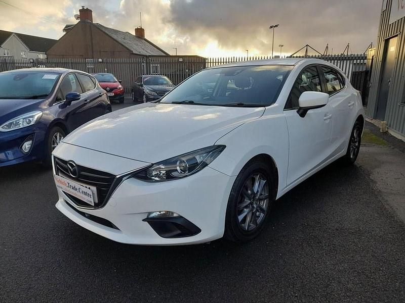Used Mazda 3 120 HP (88 kW) 2016 White Hatchback