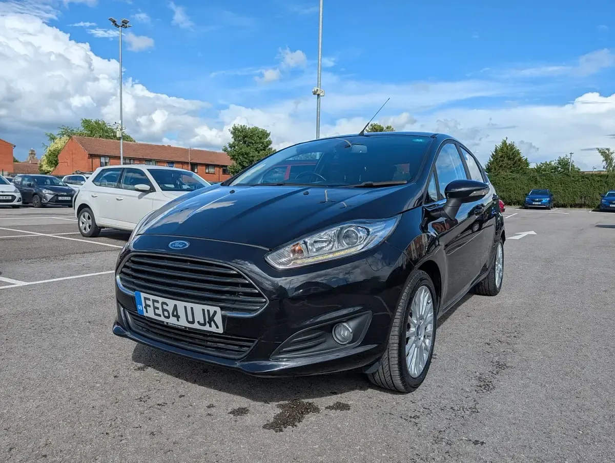 Used Ford Fiesta Titanium 75 HP (55 kW) 2014 Black Hatchback