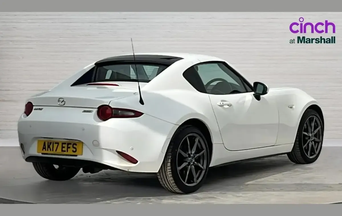 Used Mazda MX5 Inclusive 160 HP (117 kW) 2017 White Cabriolet