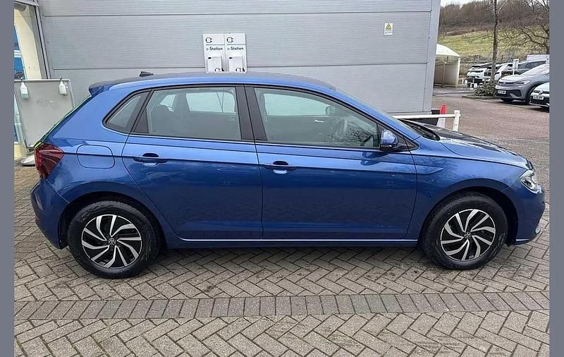 Used VW Polo Life 95 HP (69 kW) 2024 Blue Hatchback