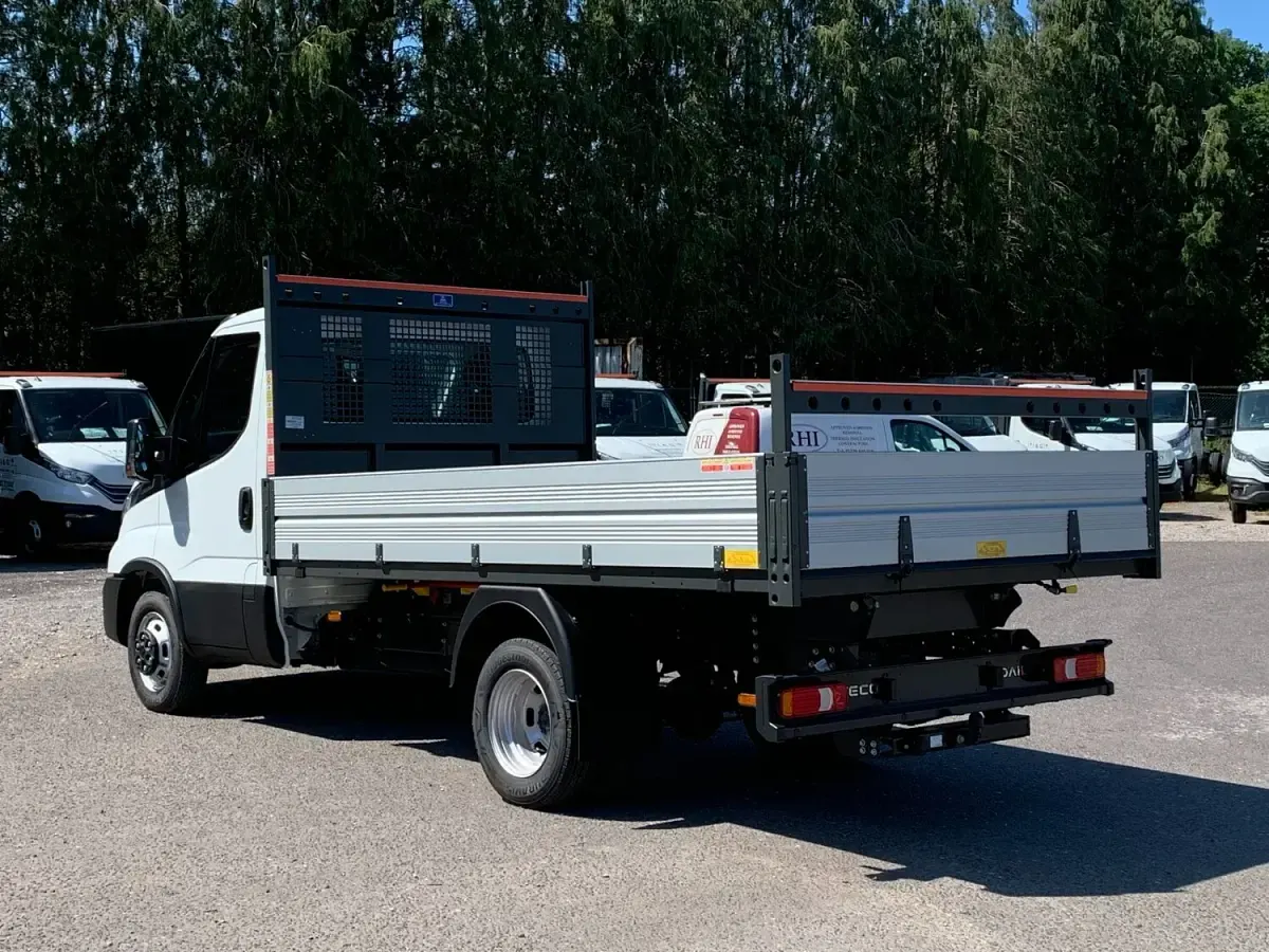 New Iveco Daily 140 HP (102 kW) 2026 White