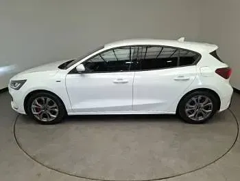 Used Ford Focus ST-Line 155 HP (114 kW) 2023 White Hatchback