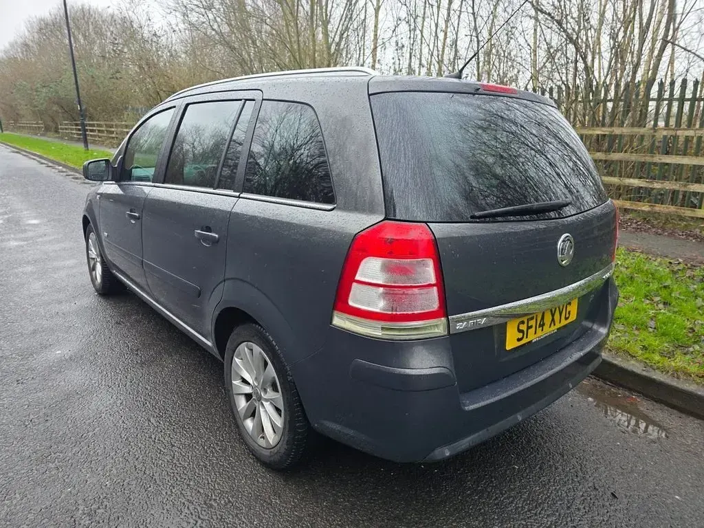 Used Vauxhall Zafira Design Edition 110 HP (80 kW) 2014 Grey MPV