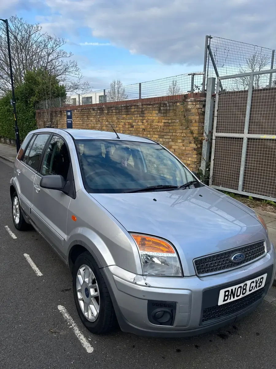Used Ford Fusion Zetec 101 HP (74 kW) 2008 Silver Hatchback
