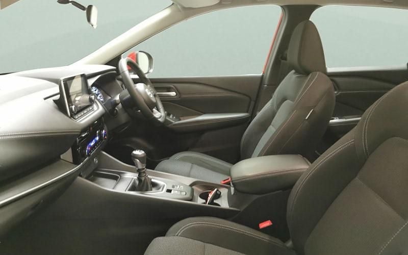 Used Nissan Qashqai Acenta Premium 140 HP (102 kW) 2023 Red SUV