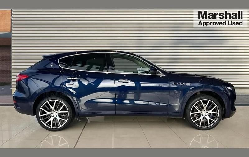 Used Maserati Levante GranLusso 423 HP (311 kW) 2018 Blue SUV