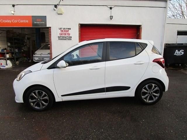 Used Hyundai i10 Premium SE 87 HP (63 kW) 2018 White Hatchback