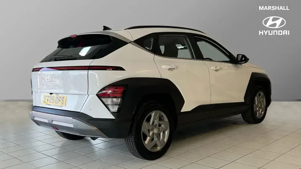 Used Hyundai Kona Advanced 138 HP (101 kW) 2025 White SUV