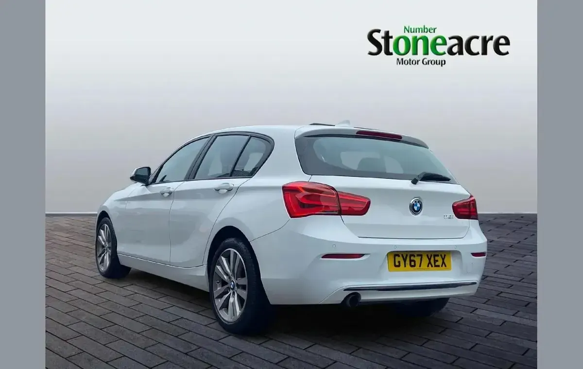 Used BMW 118 Sport Line 134 HP (98 kW) 2017 White Hatchback