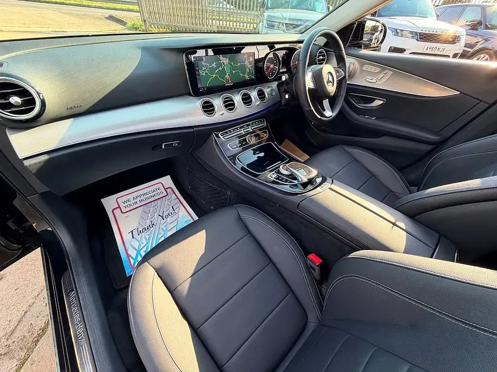 Begagnad Mercedes E220 Premium Plus 2017 Svart Kombi