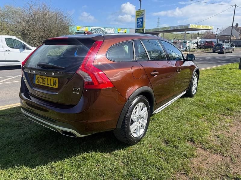 Used Volvo V60 CC SE 190 HP (139 kW) 2015 Bronze Estate