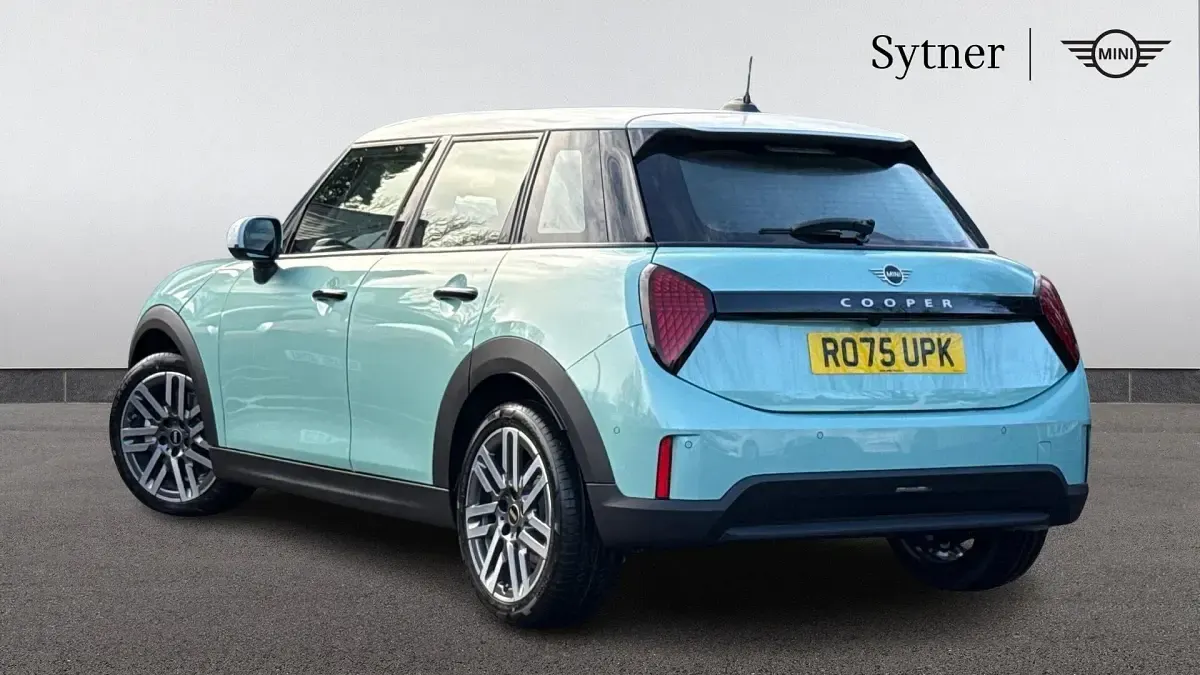 New Mini Cooper Hatch 113 kW (154 HP) 2025 Green Hatchback
