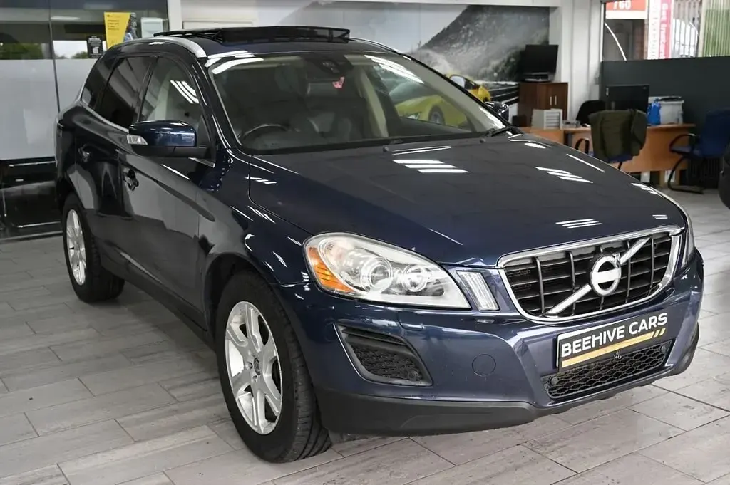 Usado Volvo XC60 SE Lux 2012 Azul SUV