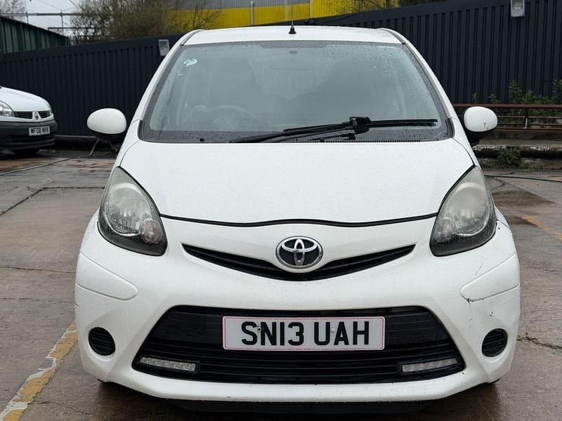 Used Toyota Aygo 2013 White Hatchback