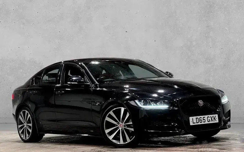Used Jaguar XE R-Sport 179 HP (131 kW) 2019 Sedan