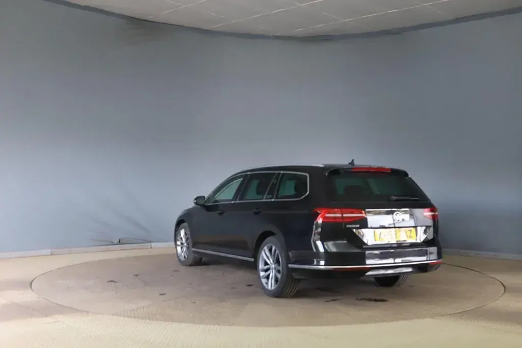 Używany VW Passat GT 150 KM (110 kW) 2018 Czarny Kombi