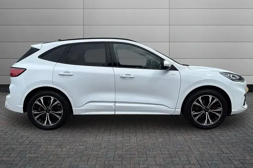 Used Ford Kuga ST-Line X 150 HP (110 kW) 2023 White SUV