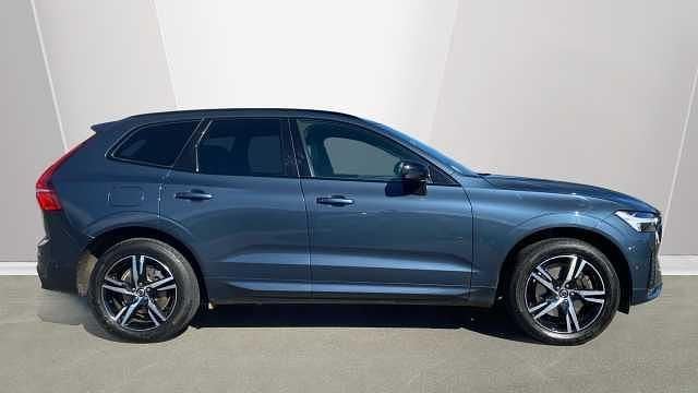 Used Volvo XC60 R-Design 194 HP (142 kW) 2022 SUV