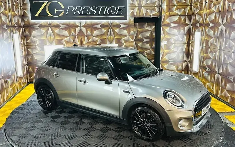 Used Mini Cooper Hatch 116 HP (85 kW) 2018 Silver Hatchback