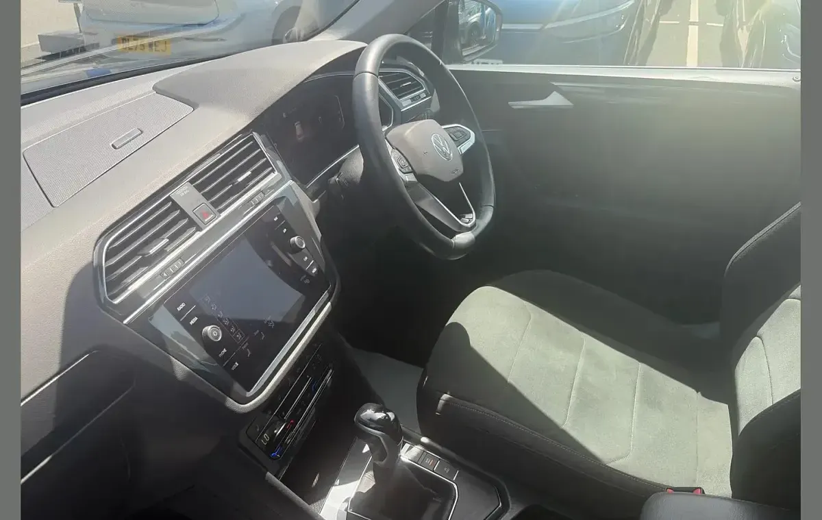 Used VW Tiguan Elegance 150 HP (110 kW) 2023 Grey SUV