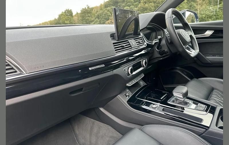 Used Audi Q5 Design 200 HP (147 kW) 2021 Blue SUV