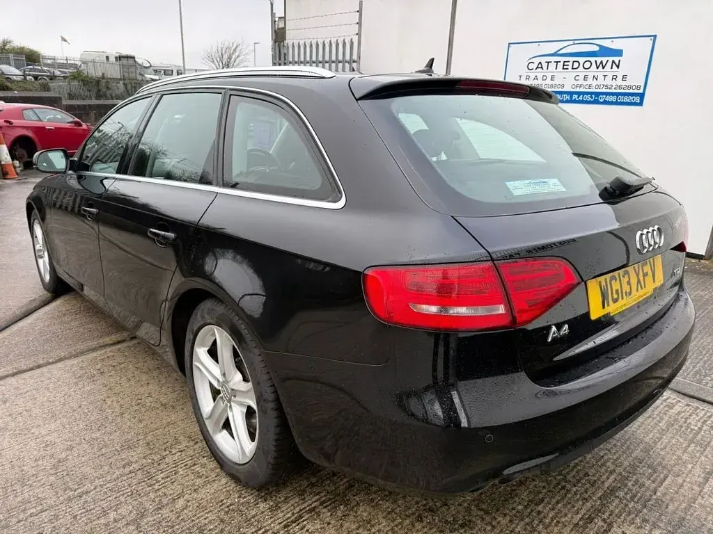 Used Audi A4 Design 163 HP (119 kW) 2013 Black Estate