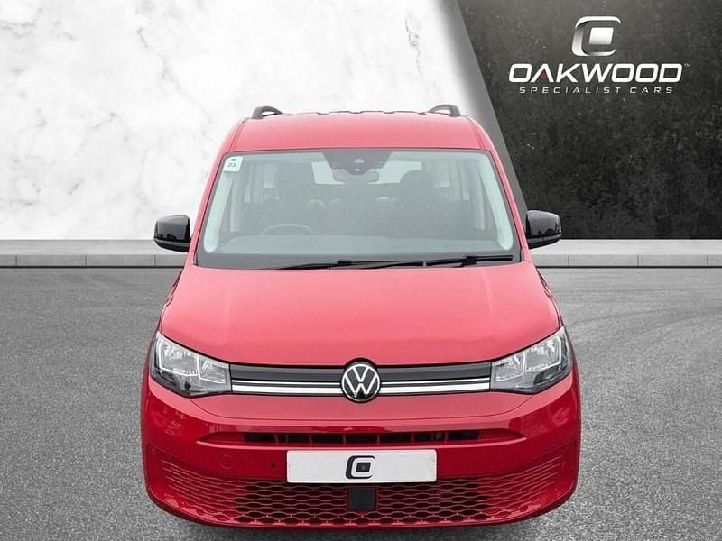 Used VW Caddy Maxi Life 122 HP (89 kW) 2022 Red MPV