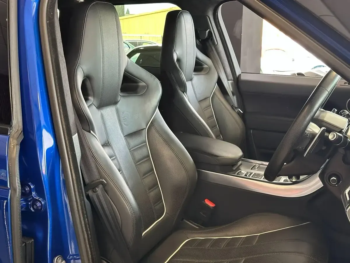 Begagnad Land Rover Range Rover Sport SVR 2017 Blå SUV