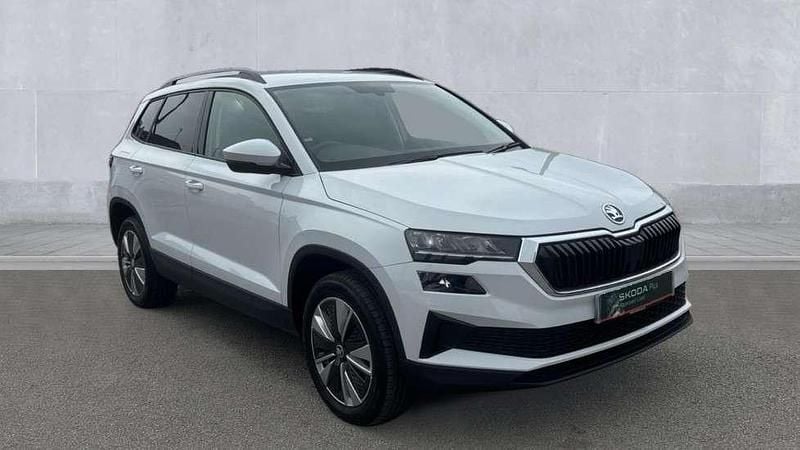 Moon white metallic Used 2024 Skoda Karoq SE Drive SUV | £22,250 (Good price) - Image 1/4