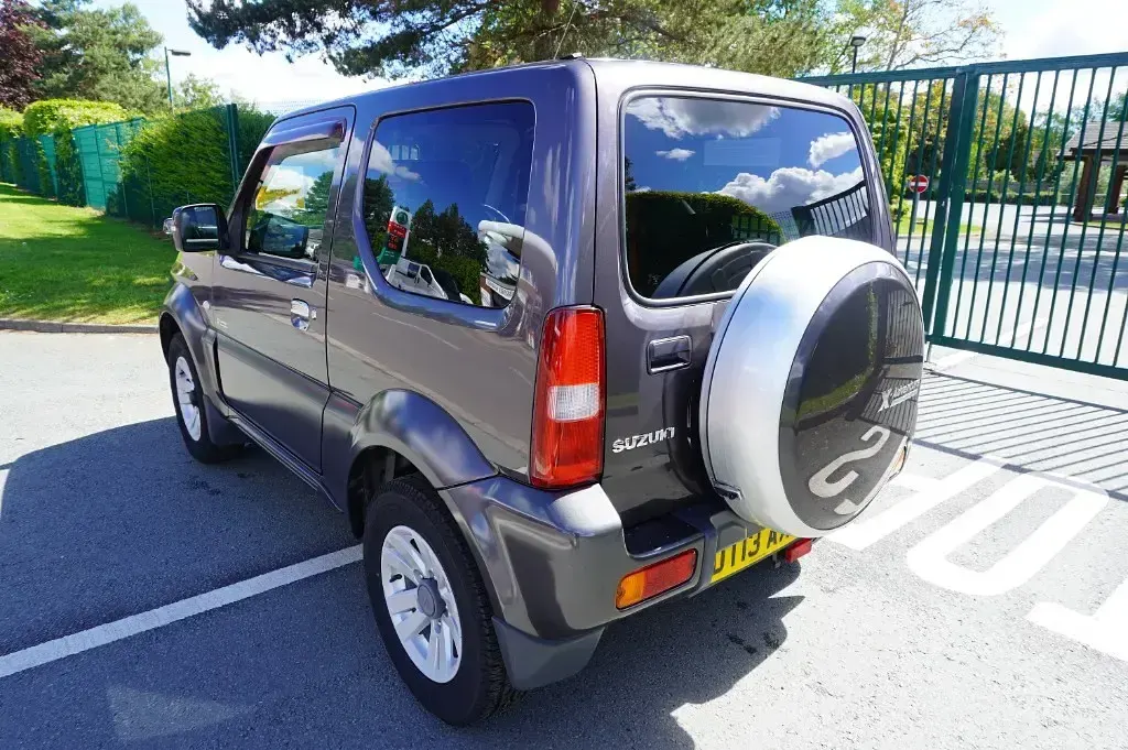 Used Suzuki Jimny Adventure 85 HP (62 kW) 2013 Grey SUV