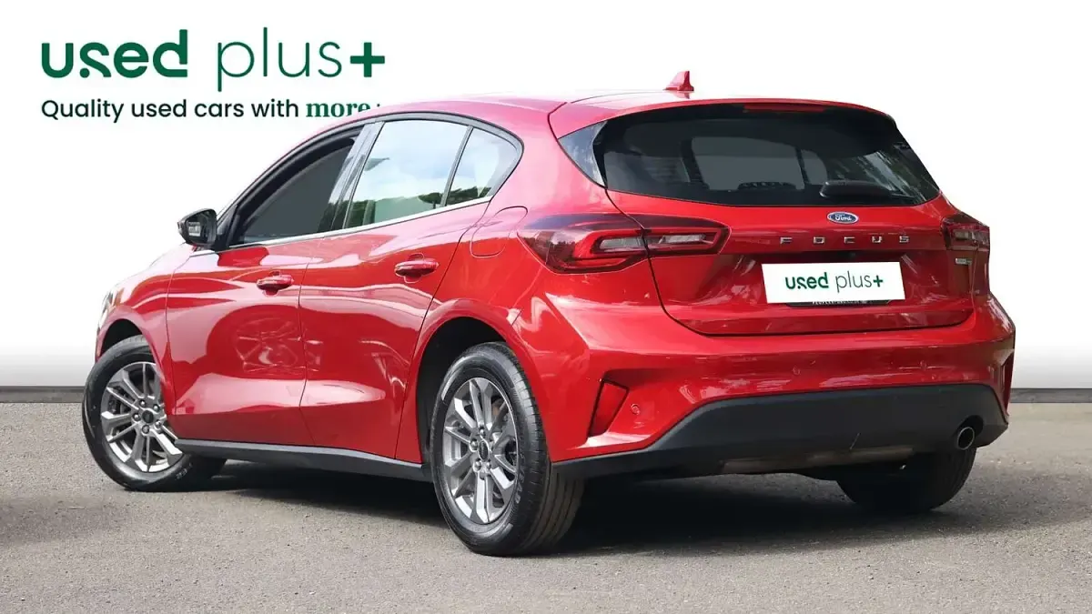 Used Ford Focus Titanium 155 HP (114 kW) 2023 Red Hatchback