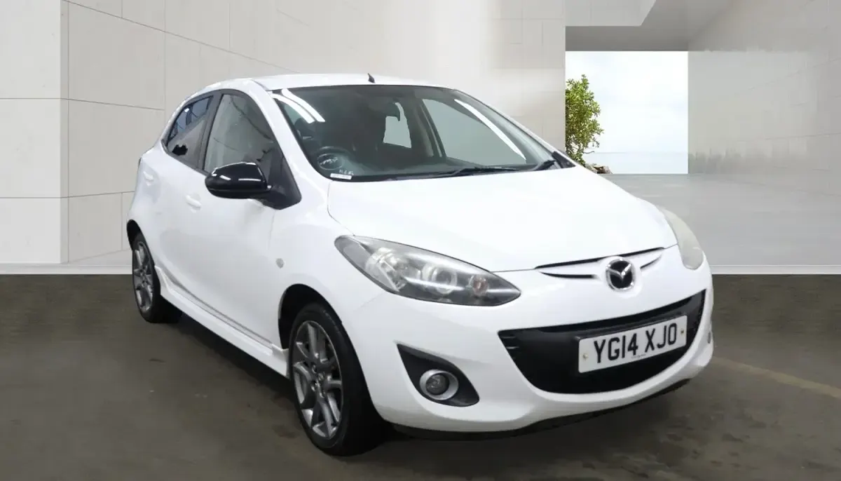 Used Mazda 2 Edition 84 HP (61 kW) 2014 White Hatchback
