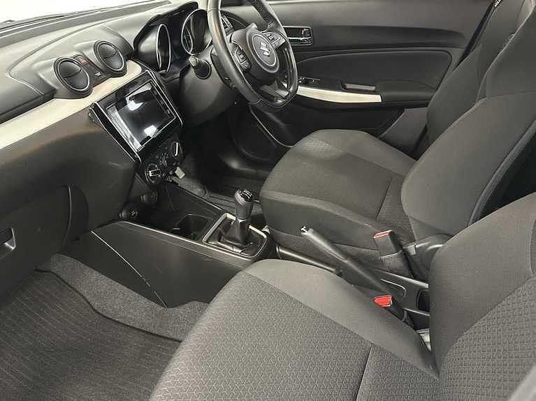 Used Suzuki Swift SZ-L 83 HP (61 kW) 2021 Pure pearl white metallic Hatchback