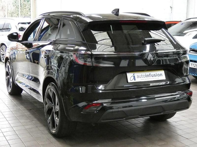 Begagnad Renault Austral Techno Esprit Alpine 200 HK (147 kW) 2024 Svart SUV
