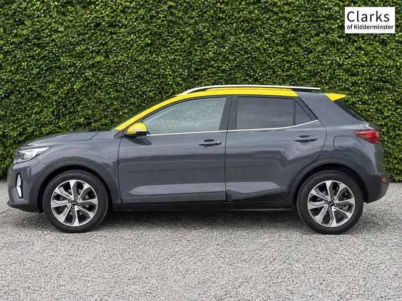 Used Kia Stonic 99 HP (72 kW) 2023 Grey SUV