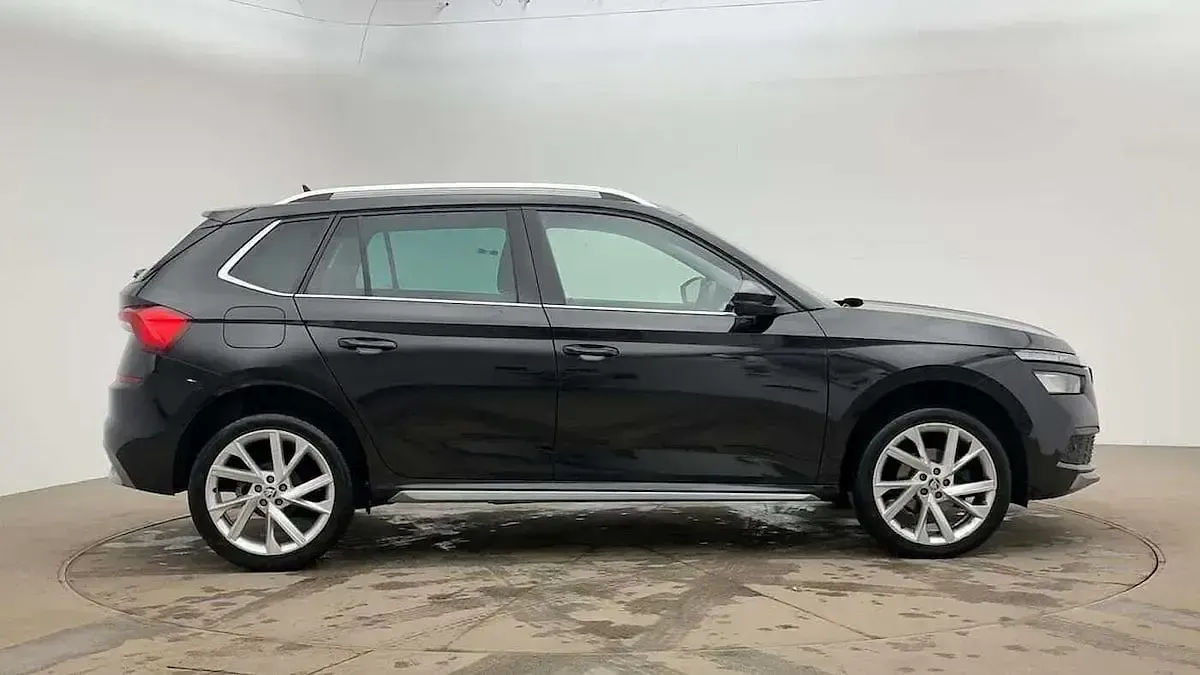 Used Skoda Kamiq SE L Executive 110 HP (80 kW) 2023 Black magic pearl effect SUV