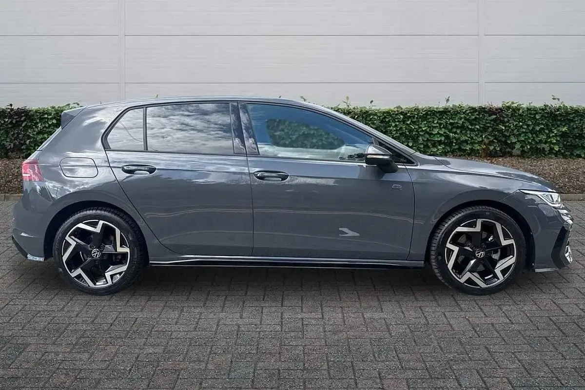 Used VW Golf VIII R-line 150 HP (110 kW) 2025 Dolphin grey Hatchback