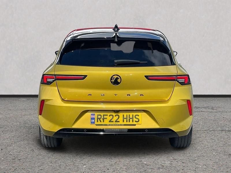 Second-hand Vauxhall Astra GS Line 130 CP (95 kW) 2022 Galben Hatchback