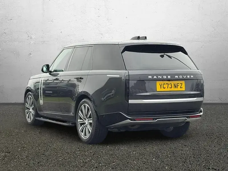 Begagnad Land Rover Range Rover Autobiography 400 HK (294 kW) 2023 Grå SUV