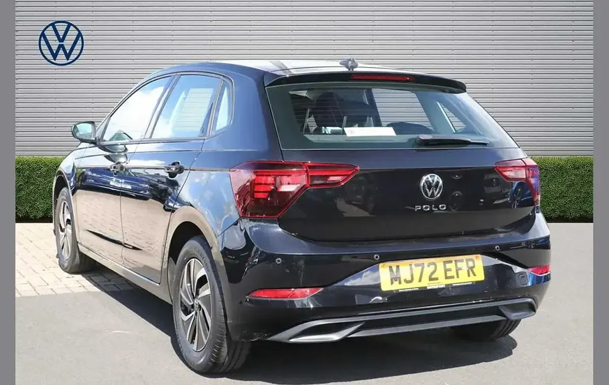 Used VW Polo Life 80 HP (58 kW) 2022 Black Hatchback