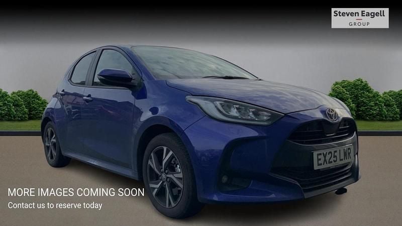 Used Toyota Yaris Hybrid Design 116 HP (85 kW) 2025 Blue Hatchback
