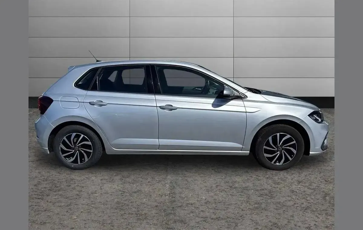 Used VW Polo Life 95 HP (69 kW) 2023 Silver Hatchback