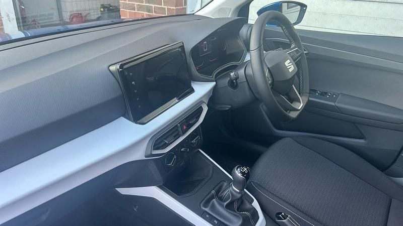 Begagnad Seat Arona SE Technology 95 HK (69 kW) 2026 Vit SUV