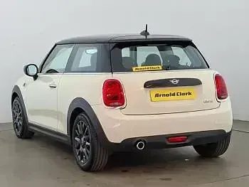 Used Mini Cooper Classic 136 HP (100 kW) 2019 White Hatchback