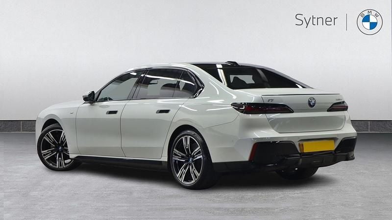 Used BMW i7 M Sport 400 kW (544 HP) 2023 White Sedan