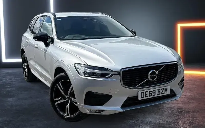 Used Volvo XC60 R-Design 250 HP (183 kW) 2020 SUV
