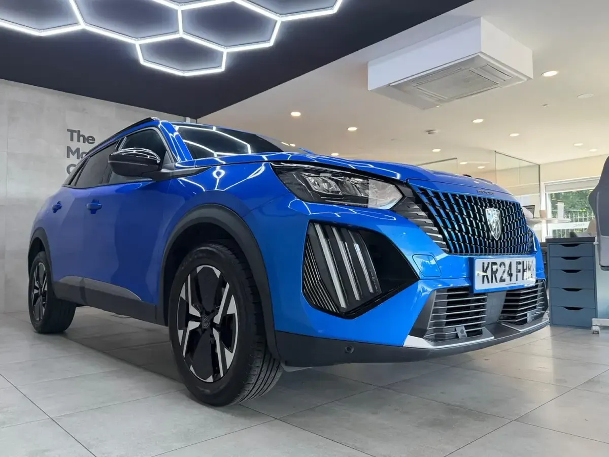 Used Peugeot 2008 Allure 130 HP (95 kW) 2024 Blue SUV